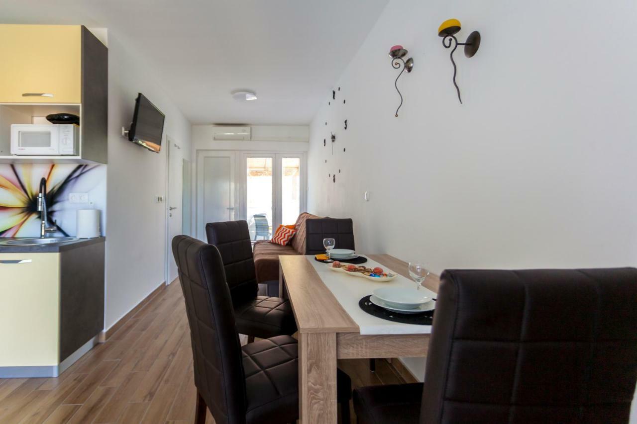 Apartment Hasanec By El-Pi Tours Njivice Extérieur photo